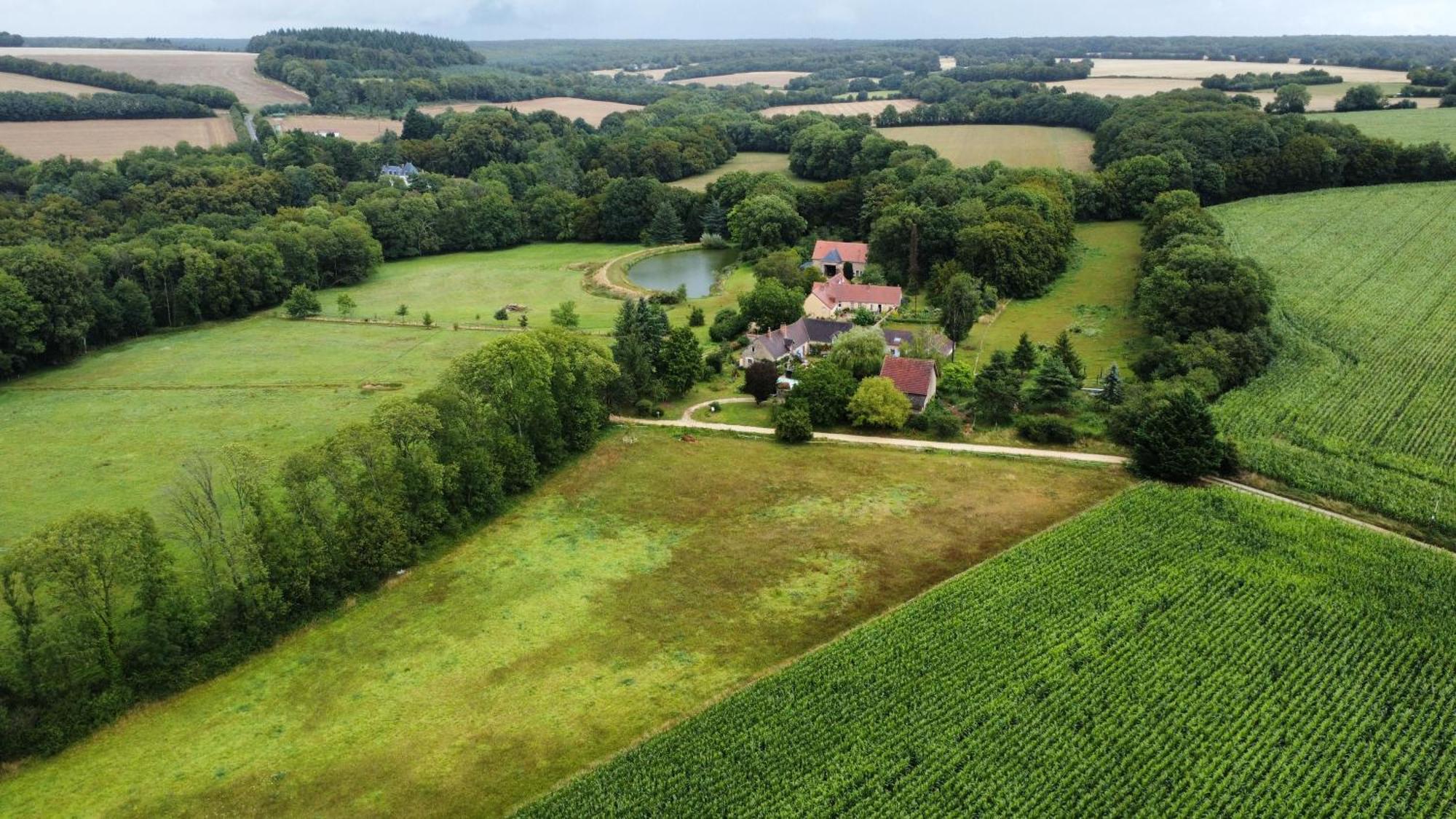 Les Anniquins Villa Ivoy-le-Pre Luaran gambar